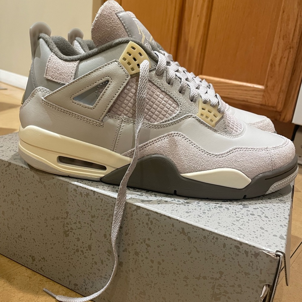 Jordan Retro 4 Craft Photon Dust Size 10.5 Brand New